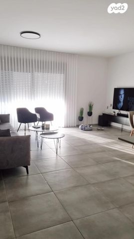 ברתיני גארי 3