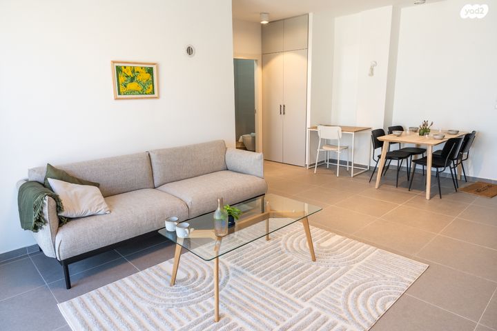 דירה, דרך העצמאות 37, שער פלמר, תחנת רכבת השמונה, חיפה