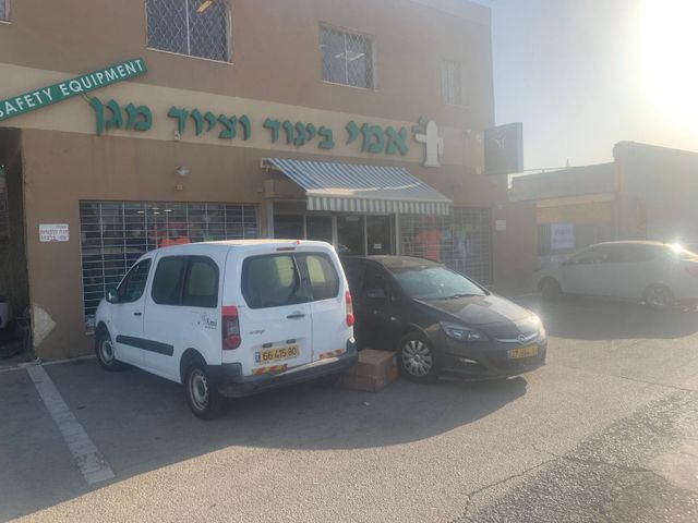 חנויות/ שטח מסחרי, שדרות ההסתדרות 176, אזור תעשיה מפרץ, חיפה