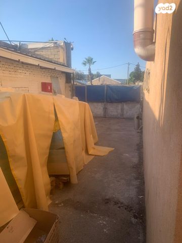 חנויות/ שטח מסחרי, שדרות ההסתדרות 176, אזור תעשיה מפרץ, חיפה