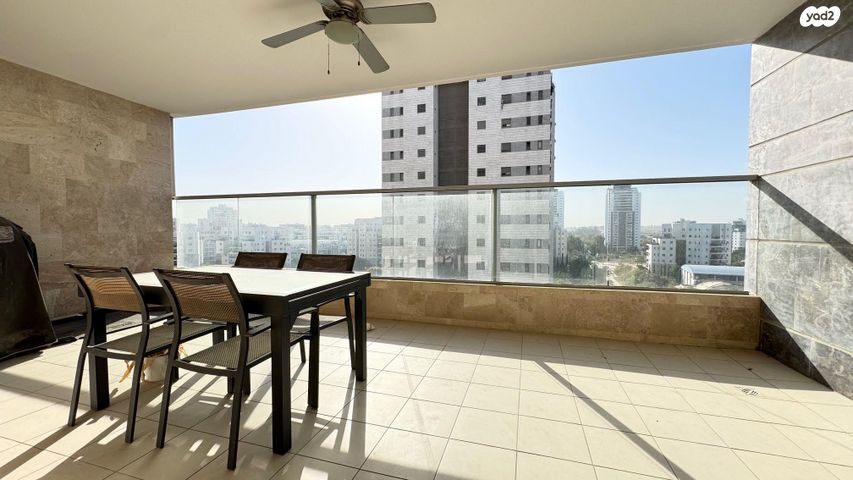 דירה, המפרש 1, נאות רבין, יבנה