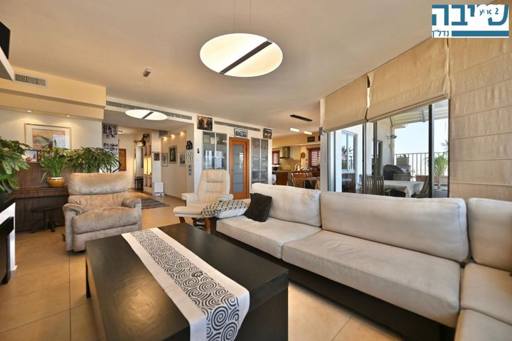 דופלקס, הנשיא הראשון, א' / צפון מזרח העיר, רחובות