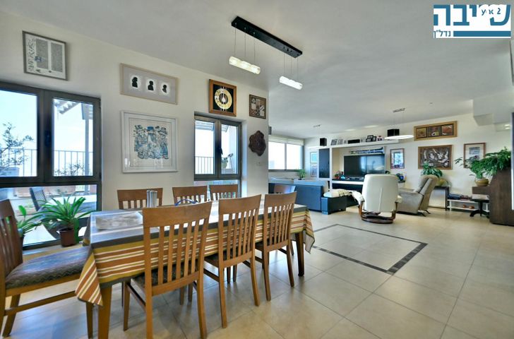 גג/ פנטהאוז, הנשיא הראשון, א' / צפון מזרח העיר, רחובות