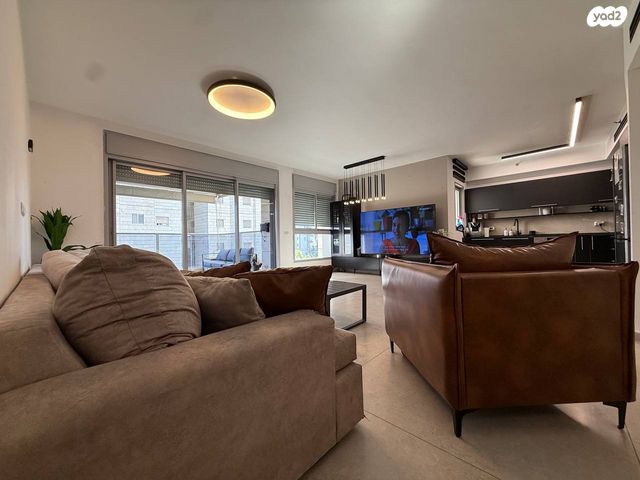 דירה, ראובן ברקת, קרית אילון, חולון