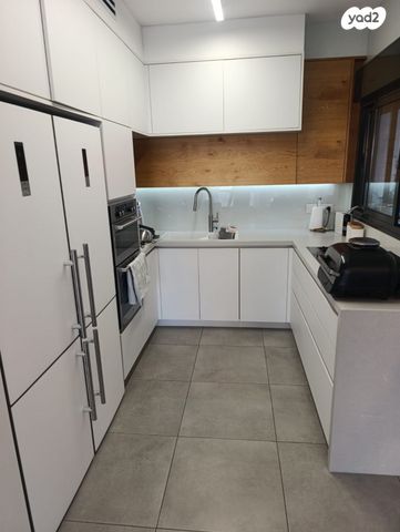 דירה, הרשת, לב העיר, בת ים