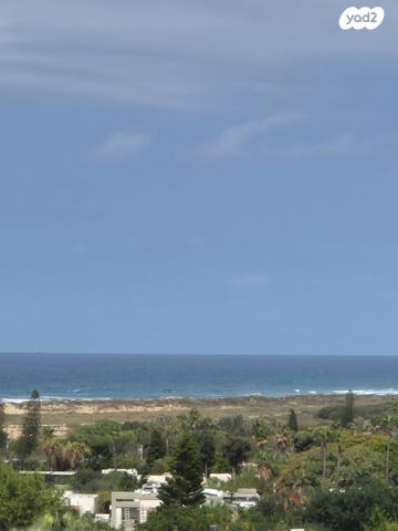 גג/ פנטהאוז, הצמרות, קיסריה