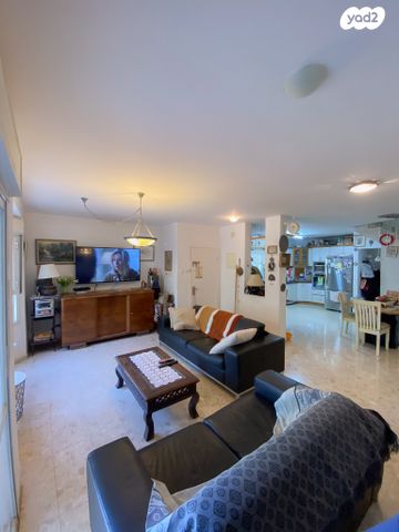 דו משפחתי, קרית טבעון