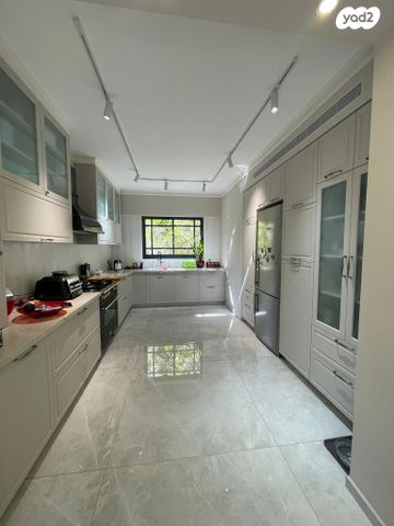 דירה, שושנת הכרמל, כרמל מערבי, חיפה