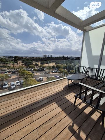 גג/ פנטהאוז, הצמרות, קיסריה