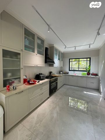 דירה, שושנת הכרמל, כרמל מערבי, חיפה