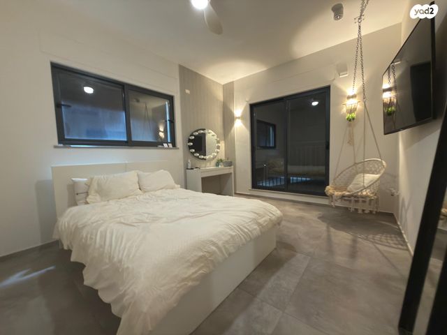 בית פרטי/ קוטג', נאות הפרחים, גן יבנה