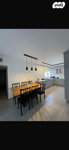 דירה, עקיבא, 2004, רעננה