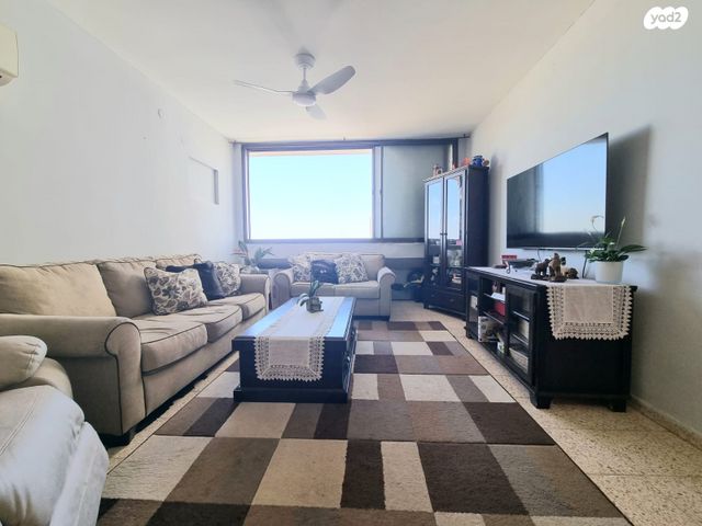 הרב מ. נורוק 12