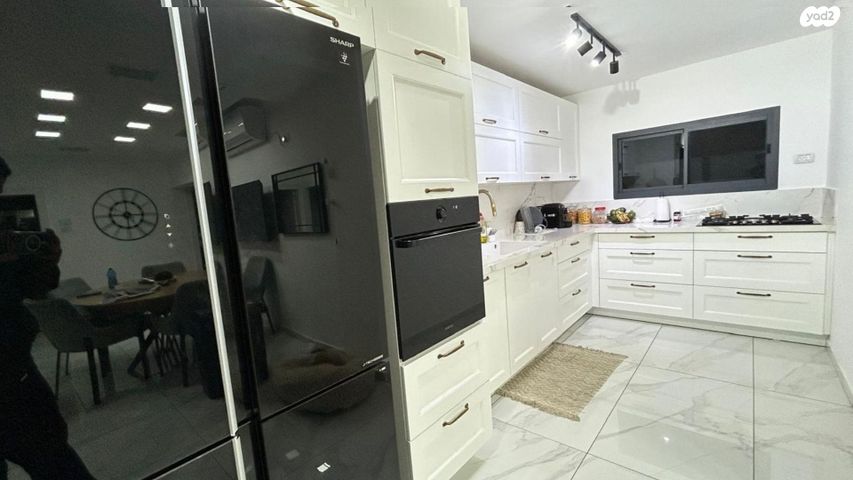 דירת גן, המעפילים, גבעת אולגה, חדרה