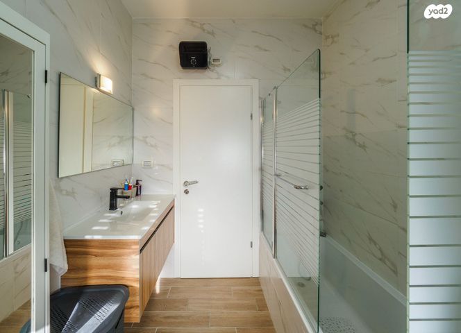 דופלקס, חורשת האקליפטוס 104, אדמית / יערית, שלומי