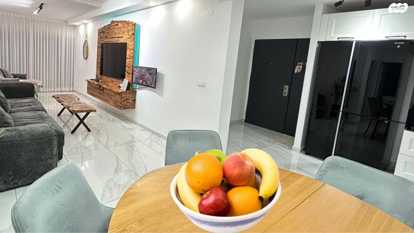 דירת גן, המעפילים, גבעת אולגה, חדרה