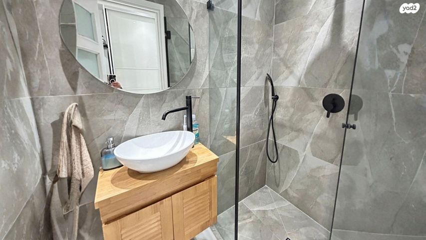 דירת גן, המעפילים, גבעת אולגה, חדרה