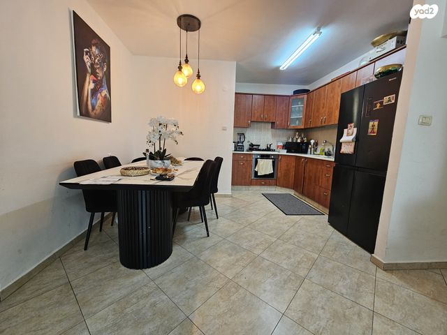 דירה, אנילביץ' 3, לב העיר, בת ים