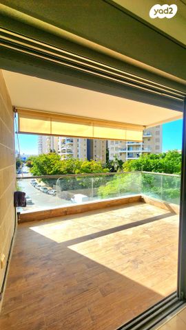 דירה, כרמל, אחוזת הנשיא, רחובות