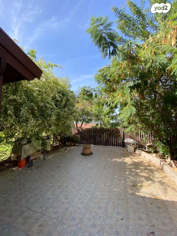 דו משפחתי, קרית טבעון