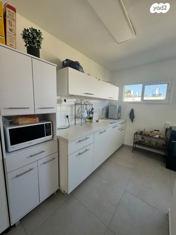 דירה, יעקב פיינשטיין, אושיות, רחובות