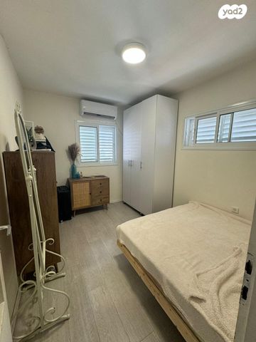 דירה, יעקב פיינשטיין, אושיות, רחובות