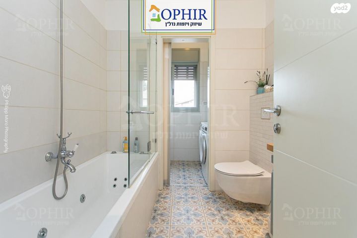 גג/ פנטהאוז, יותם 33, שמבור, חיפה