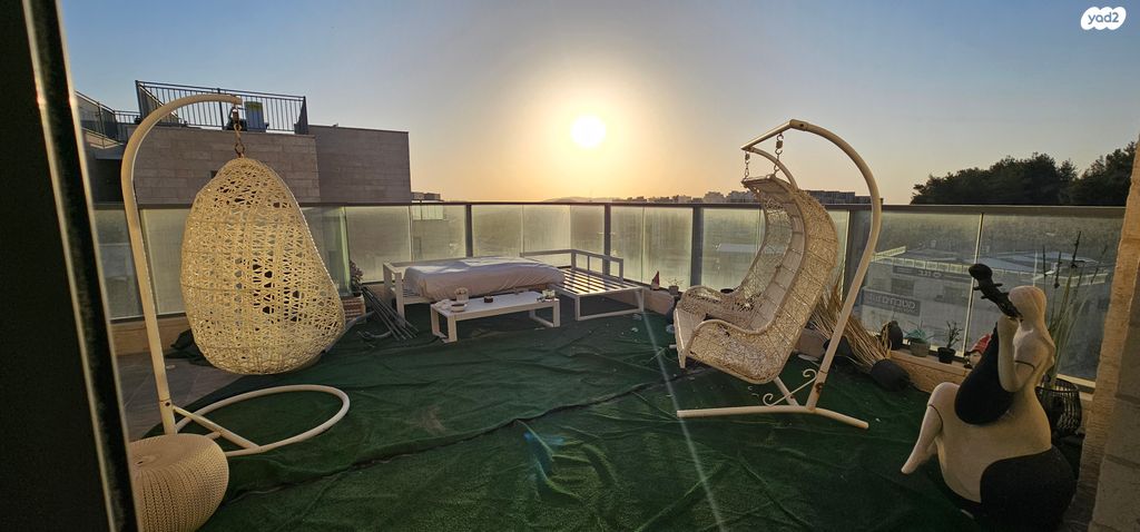 גג/ פנטהאוז, השקד, נופי החורש, מבשרת ציון