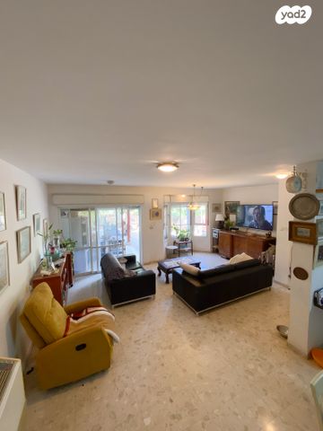 דו משפחתי, קרית טבעון