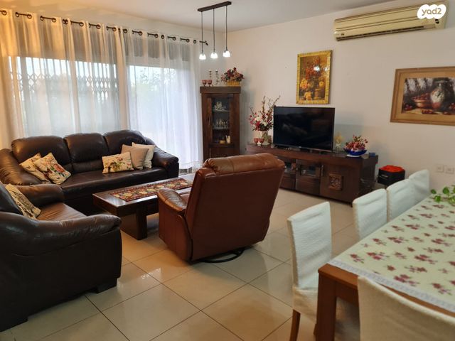 בית פרטי/ קוטג', אחוזת גדרה, גדרה