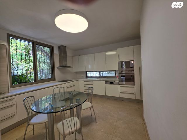 בית פרטי/ קוטג', קרית יערים, רמת השרון