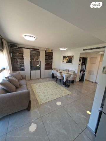 דירה, שדרות רמות, רמות, ירושלים