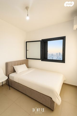 דירה, דרך מנחם בגין 158, מונטיפיורי, הרכבת, תל אביב יפו