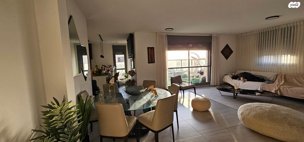 גג/ פנטהאוז, השקד, נופי החורש, מבשרת ציון