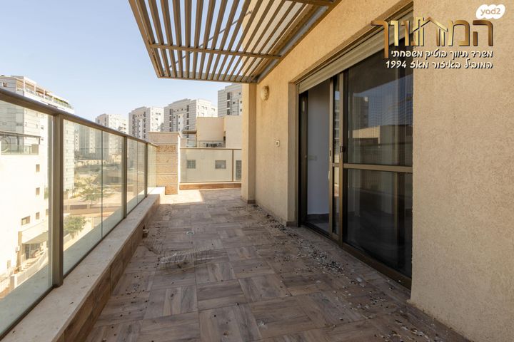 גג/ פנטהאוז, צור יצחק, צור יצחק