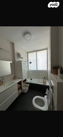 דירה, עקיבא, 2004, רעננה