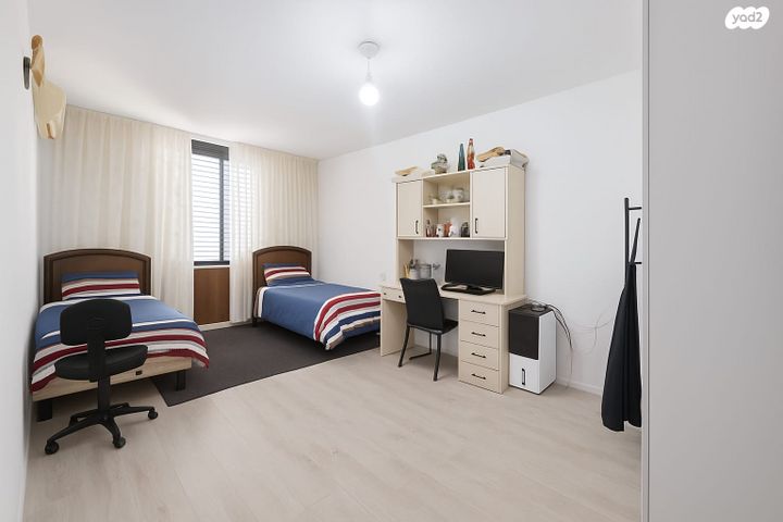 דירה, רמב"ם, ראשון לציון