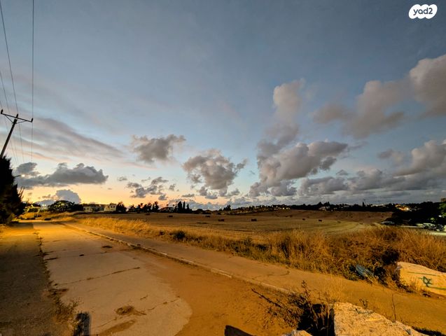 מגרשים, אבן יהודה