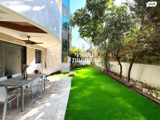 הרצליה הירוקה, נווה עובד