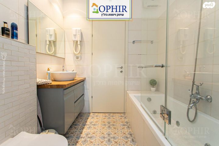 גג/ פנטהאוז, יותם 33, שמבור, חיפה