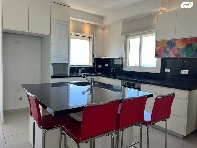 גג/ פנטהאוז, הרב הרצוג, צפון מערב מרכז העיר, נתניה