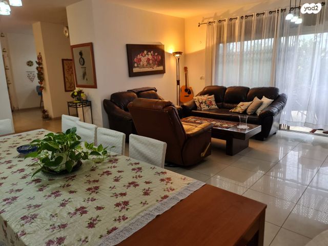 בית פרטי/ קוטג', אחוזת גדרה, גדרה