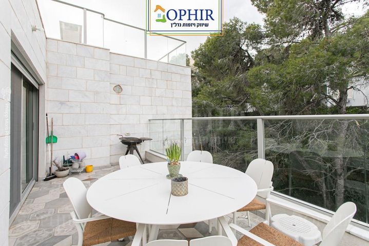 גג/ פנטהאוז, יותם 33, שמבור, חיפה