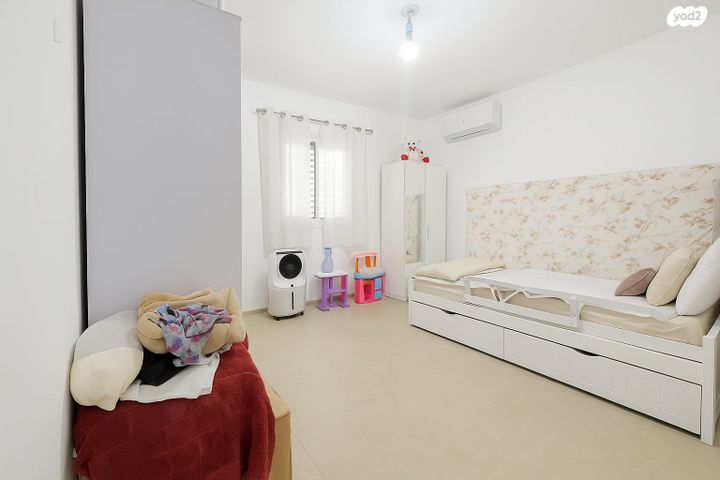 דירה, רמב"ם, ראשון לציון