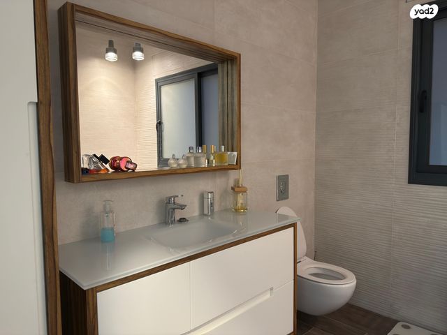 בית פרטי/ קוטג', נאות הפרחים, גן יבנה