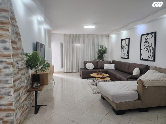 דירה, יהודה הלוי, רובע ה', אשדוד