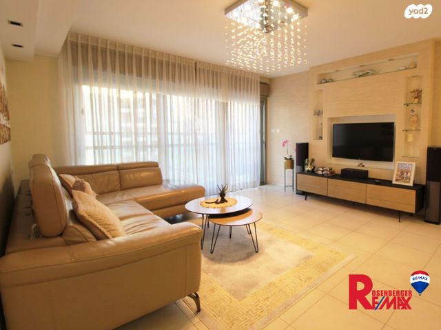 אהוד מנור 13