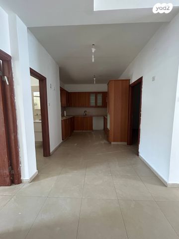 דו משפחתי, פינס, שיכוני מזרחי, כפר סבא