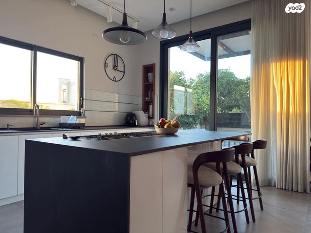 בית פרטי/ קוטג', נאות הפרחים, גן יבנה