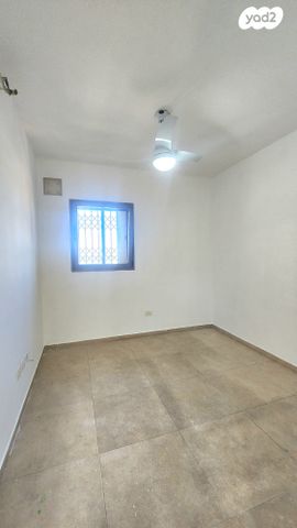 דירה, כרמל, אחוזת הנשיא, רחובות